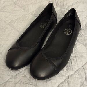 Trary Classic Black Flats
